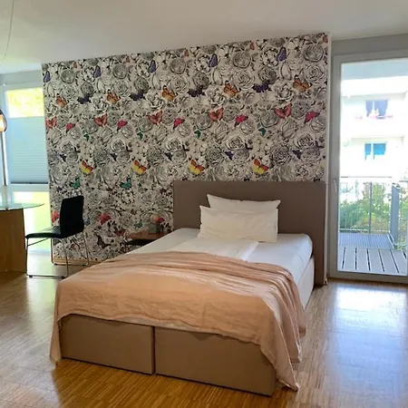 Sunny Privatzimmer Homestay Munich